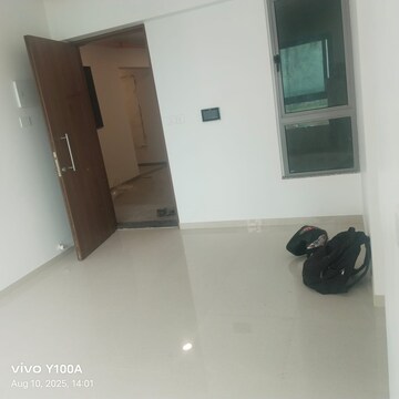 Room in 1 BHK Apartment at Kalpataru Immensa, Kolshet Road – for Rent