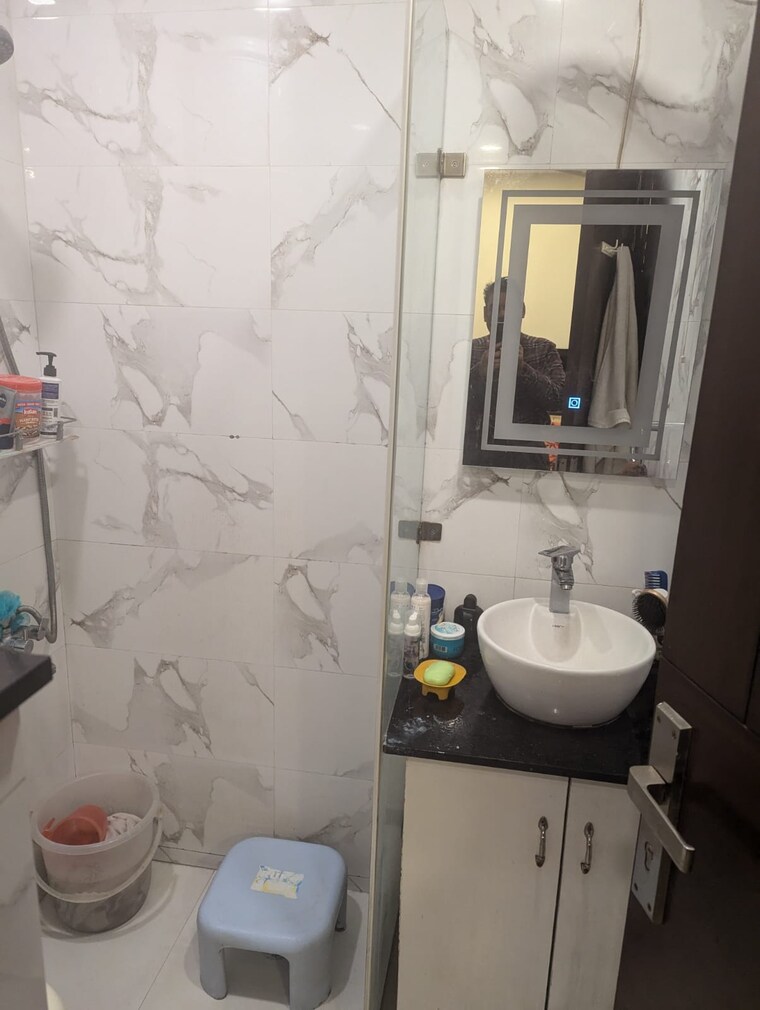 Attached Bathroom, saket 4 Bedroom 2100 Sq.Ft. Builder Floor In Saket Delhi 9121452