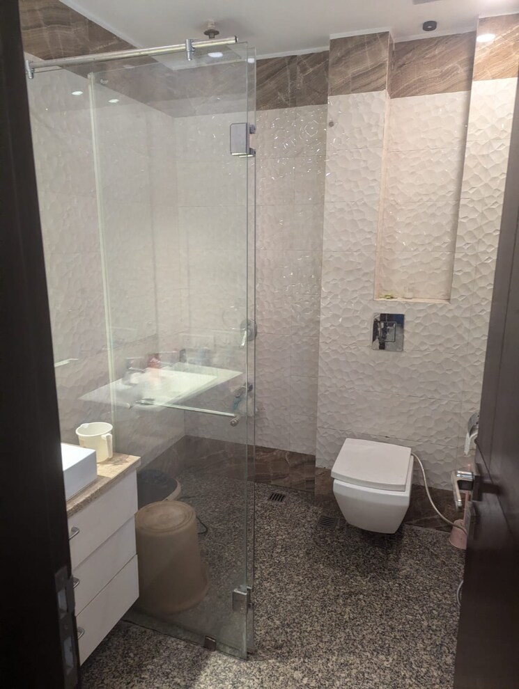 Bathroom, saket 4 Bedroom 2100 Sq.Ft. Builder Floor In Saket Delhi 9121452