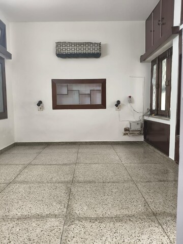 Room in 3 BHK Builder Floor at Saket – for Rent