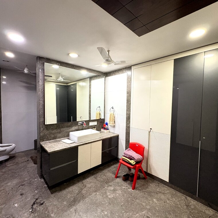  Parking, hauz khas 4 Bedroom 3500 Sq.Ft. Builder Floor In Hauz Khas Delhi 9121464