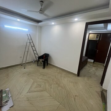 Room in 4 BHK Builder Floor at Hauz Khas – for Sale