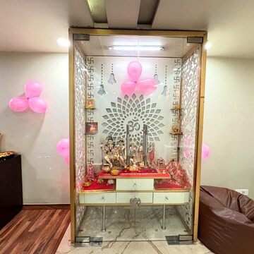 Bedroom in 4 BHK Builder Floor at Hauz Khas – for Sale
