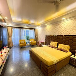 4 BHK + Pooja Room,Servant Room,Study Room,Extra Room Builder Floor For Sale in Hauz Khas
