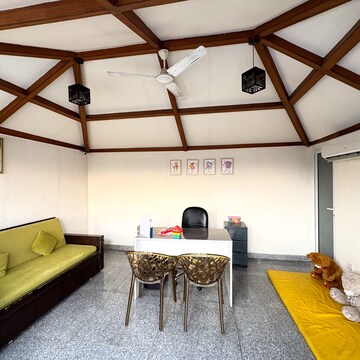 Team Area in 4 BHK Builder Floor at Hauz Khas – for Sale