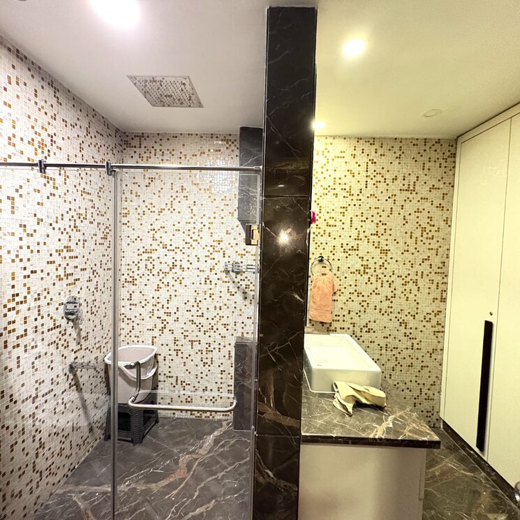 Bathroom, hauz khas 4 Bedroom 3500 Sq.Ft. Builder Floor In Hauz Khas Delhi 9121464