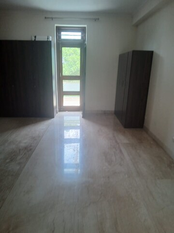 Room in 2 BHK Builder Floor at SS Southend Floors, South City 2 – for Rent