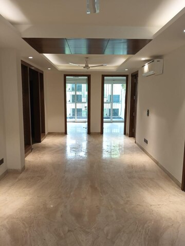 Room in 4 BHK Builder Floor at Safdarjung Enclave – for Rent