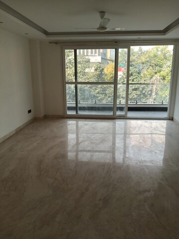 Room in 4 BHK Builder Floor at Safdarjung Enclave – for Rent