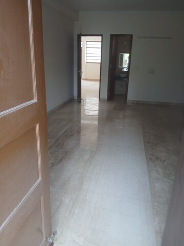 Room in 2 BHK Builder Floor at SS Southend Floors, South City 2 – for Rent