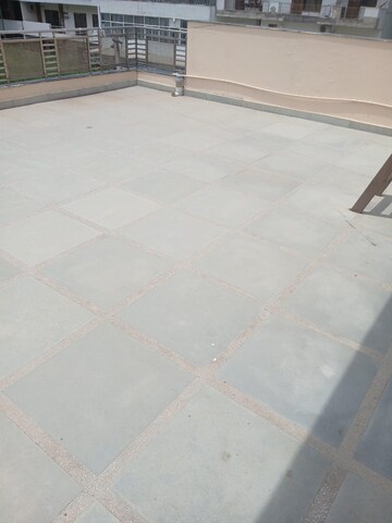 Room in 2 BHK Builder Floor at SS Southend Floors, South City 2 – for Rent