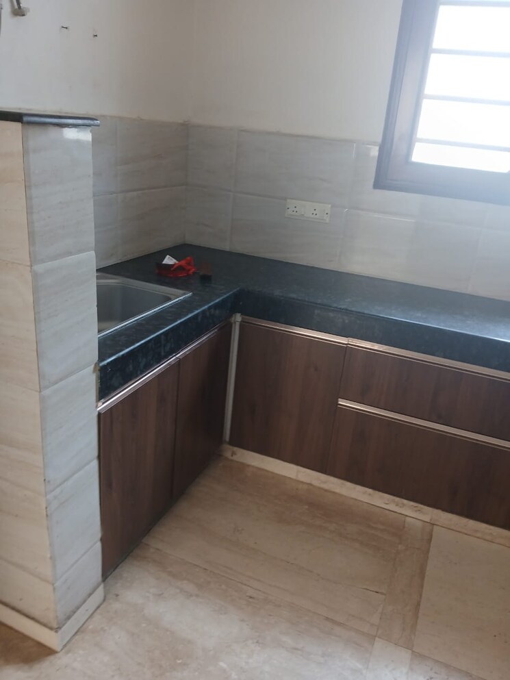 Kitchen, ss-southend-floors 2 Bedroom 3200 Sq.Ft. Builder Floor In South City 2 Gurgaon 9121471