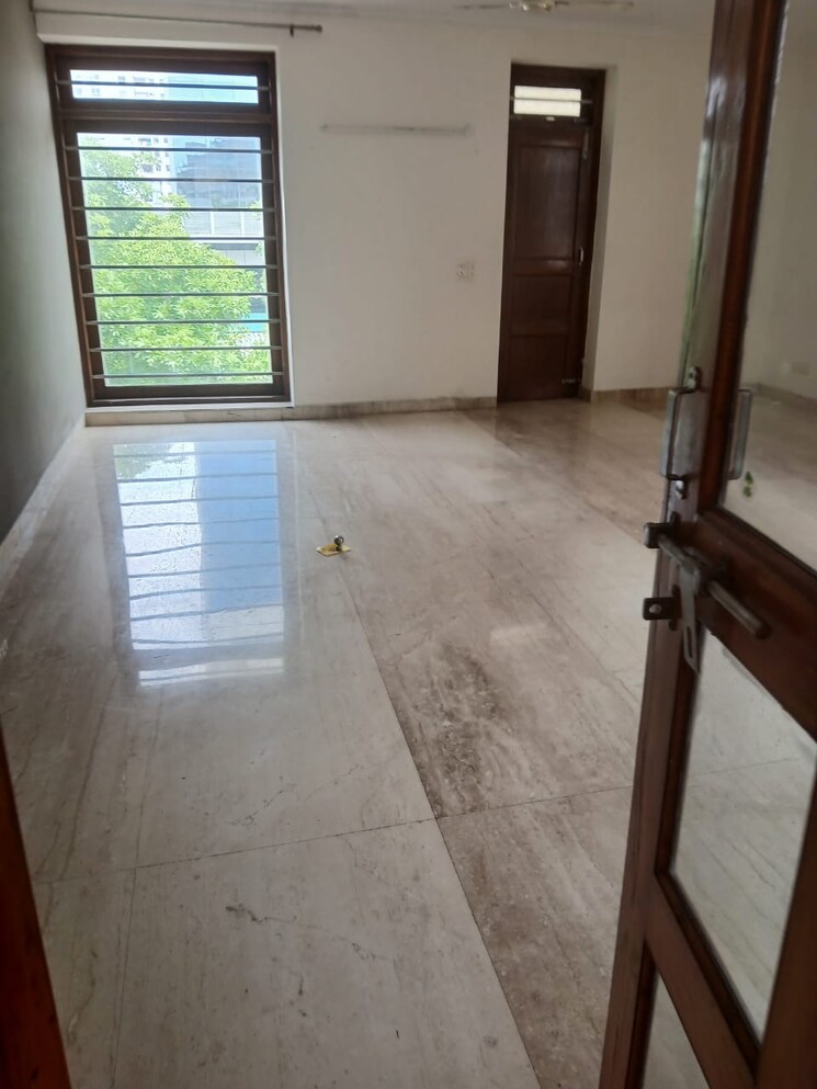 Balcony, ss-southend-floors 2 Bedroom 3200 Sq.Ft. Builder Floor In South City 2 Gurgaon 9121471