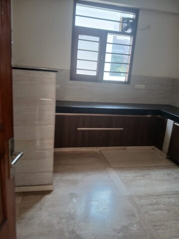 Room in 2 BHK Builder Floor at SS Southend Floors, South City 2 – for Rent