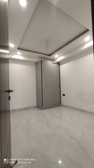 Room in 3 BHK Builder Floor at Saket – for Rent