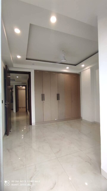 Room in 3 BHK Builder Floor at Saket – for Rent