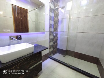 Bathroom in 2.5 BHK Builder Floor at AVA Court, Sector 47 – for Rent