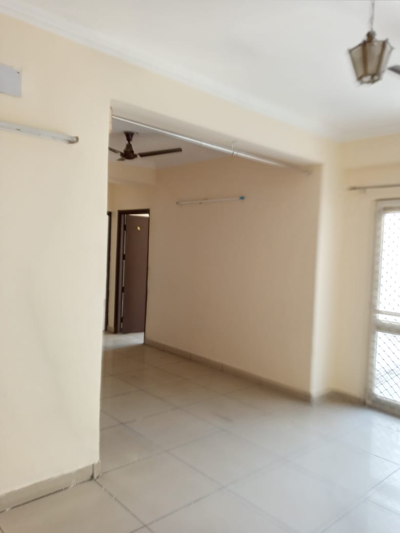 2 BHK Apartment For Rent in Paramount Emotions