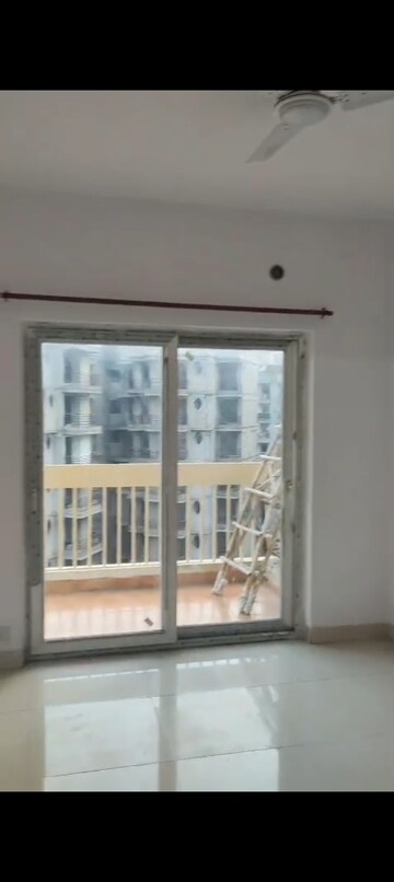 Room in 3.5 BHK Apartment at Aashiyana Homes, Gaur City 1 – for Rent
