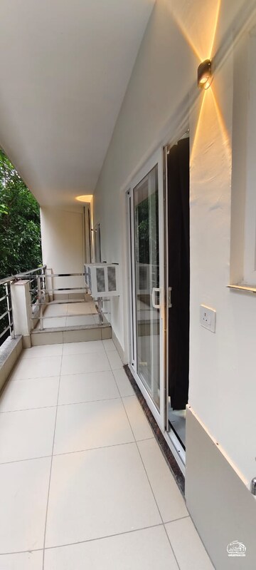 Building Lobby in 5 BHK Builder Floor at Auram Floor, South City 2 – for Rent