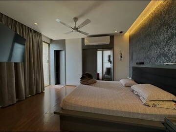 Bedroom in 4 BHK Apartment at Oberoi Springs, Andheri West – for Sale