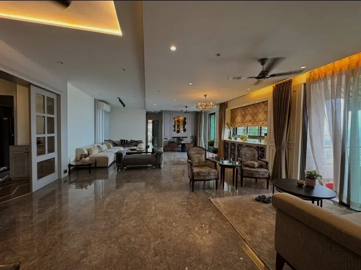 4 BHK + Servant Room,Extra Room Apartment For Sale in Oberoi Springs