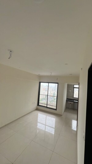 Room in 1 BHK Apartment at Chandak 34 Park Estate, Goregaon West – for Rent