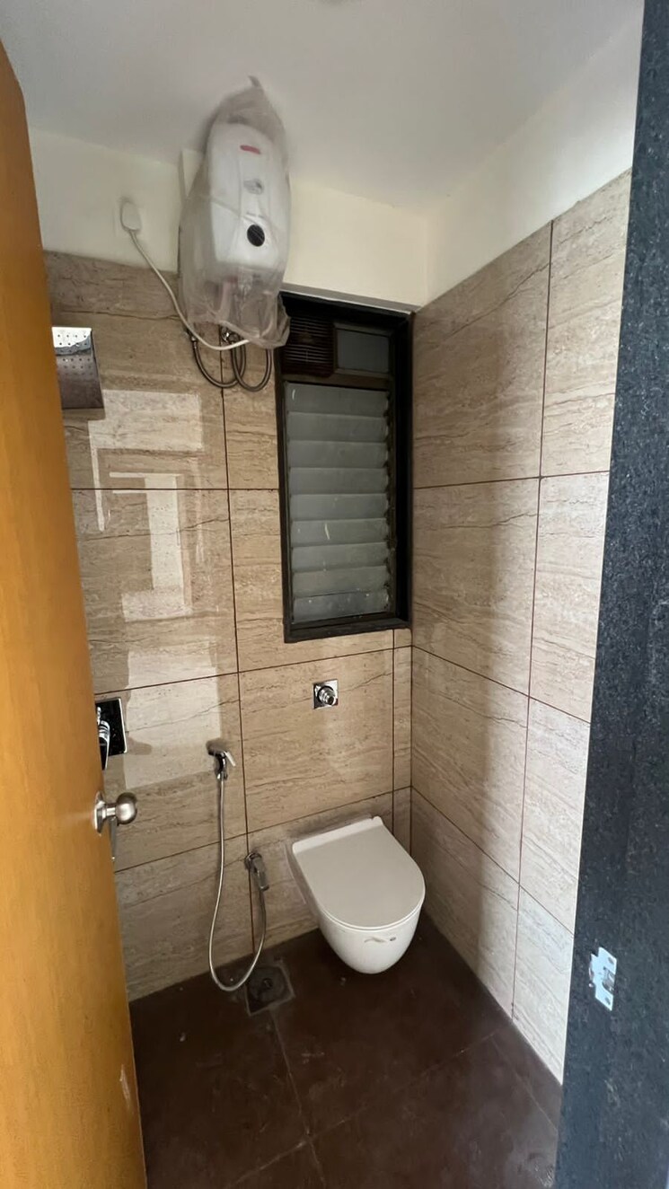 Bathroom, chandak-34-park-estate 1 Bedroom 620 Sq.Ft. Apartment In Goregaon West Mumbai 9121511