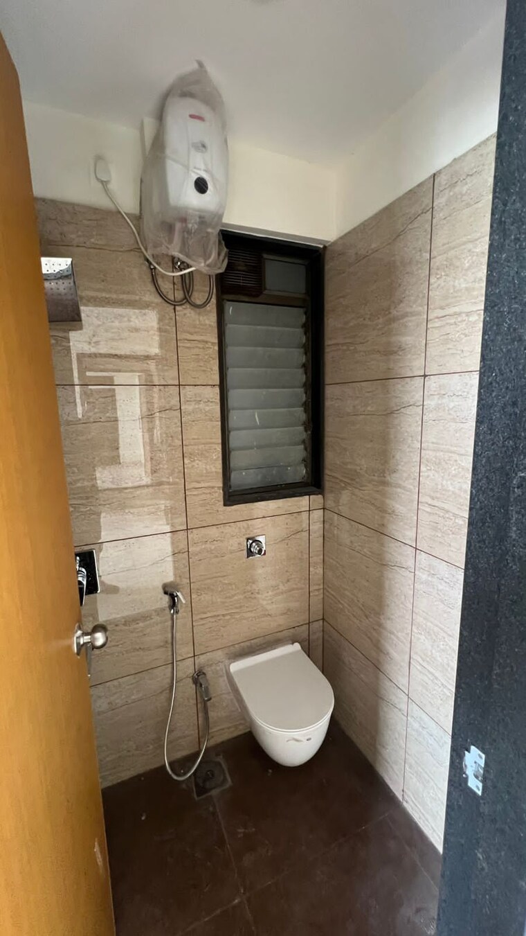 Bathroom, chandak-34-park-estate 1 Bedroom 620 Sq.Ft. Apartment In Goregaon West Mumbai 9121511