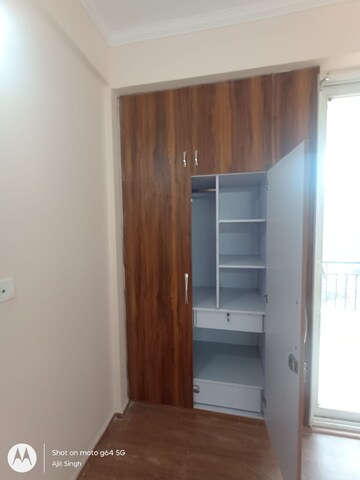 Furnished Amenities in 2 BHK Apartment at Gaur City 4th Avenue, Sector 4 Greater Noida – for Rent