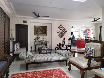 Living Room in 5 BHK Villa at Sathamrai Village – for Rent