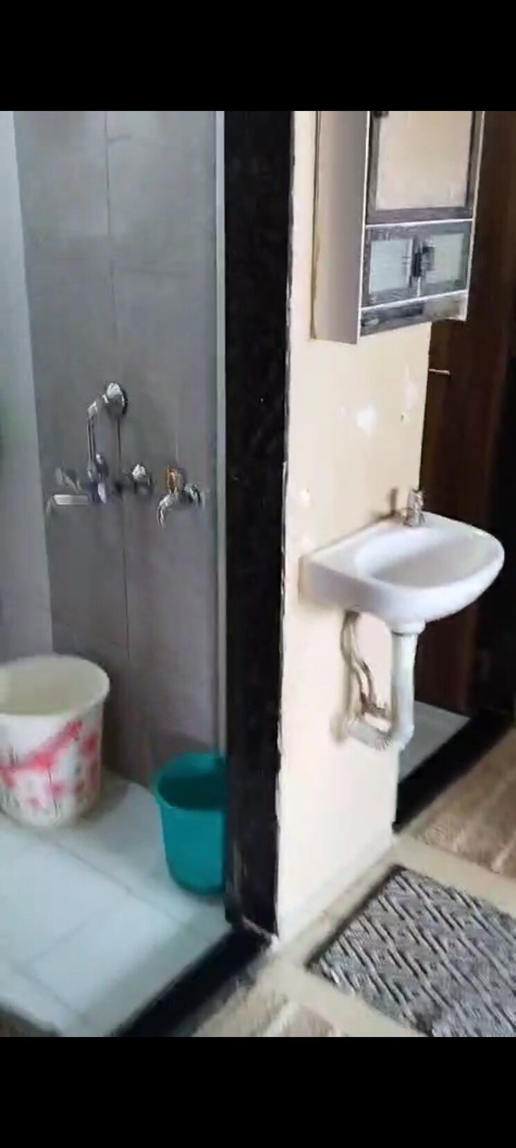 Bathroom, rubberwala-fuego 1 Bedroom 499 Sq.Ft. Apartment In Grant Road Mumbai 9121531