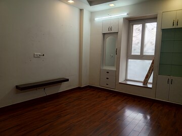 Room in 3 BHK Apartment at Shakti the Sky Lark  Apartment, Sector 52 – for Rent