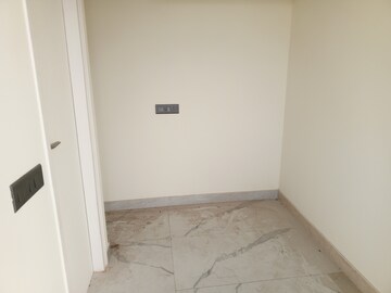 Room in 3 BHK Apartment at Shakti the Sky Lark  Apartment, Sector 52 – for Rent
