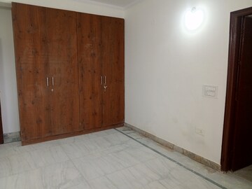 Room in 4 BHK Apartment at Omaxe The Olive Heights, Sector 56 – for Rent