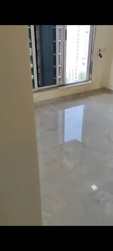 Room in 2.5 BHK Apartment at Fortune Vue, Jacob Circle – for Sale