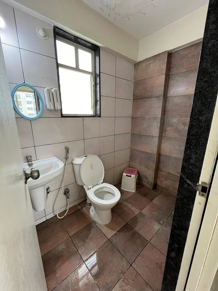 Bathroom, majestique-towers 2 Bedroom 825 Sq.Ft. Apartment In Kharadi Pune 9121553