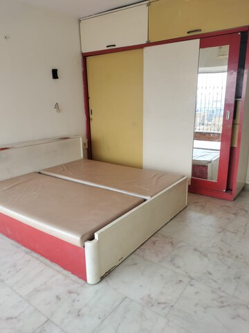 Room in 3 BHK Apartment at Sky Anchorage, Versova – for Rent