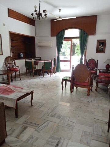 2 BHK Builder Floor For Rent in Vasant Vihar