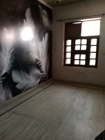 Room in 2 BHK Builder Floor at Sector 13 – for Rent