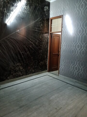 Room in 2 BHK Builder Floor at Sector 13 – for Rent
