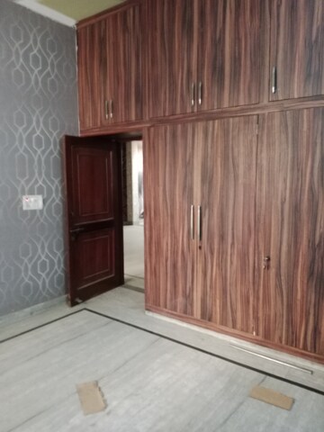 Room in 2 BHK Builder Floor at Sector 13 – for Rent