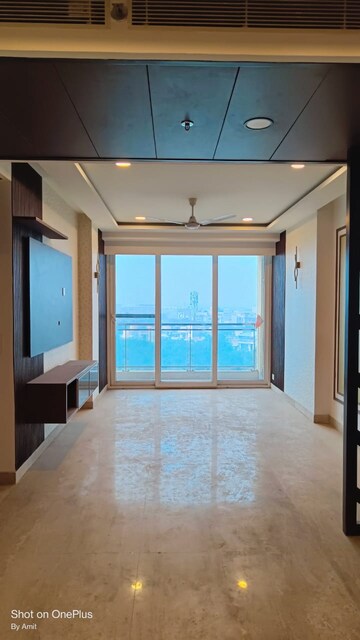 Room in 3 BHK Apartment at Ambience Tiverton, Sector 50 – for Rent