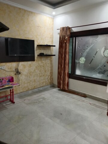 Room in 2 BHK Builder Floor at Sector 13 – for Rent