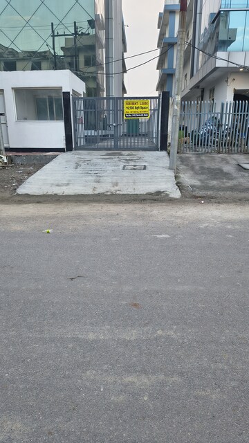  Showroom For Rent in Sector 10