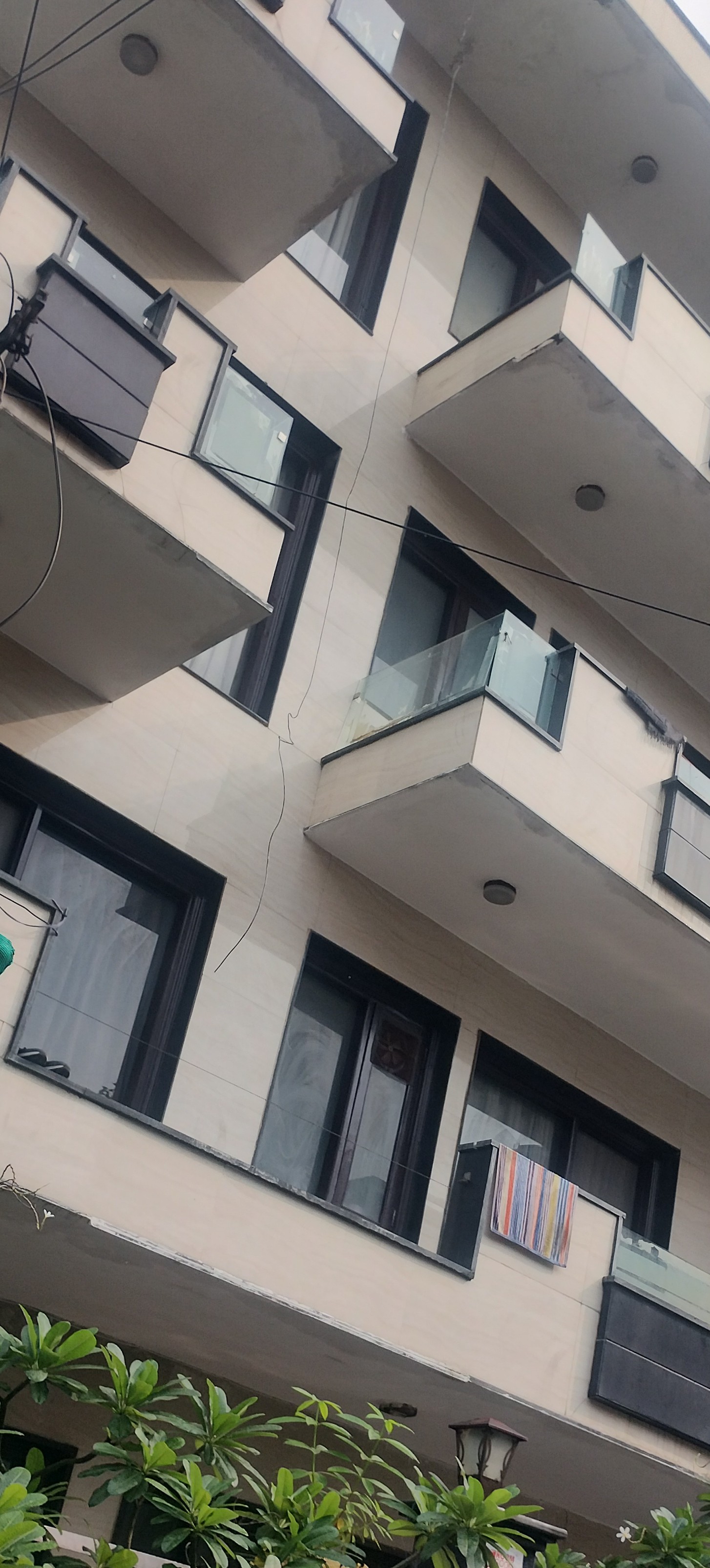 6+ BHK + Extra Room Independent House For Sale in RWA Apartments Sector 19