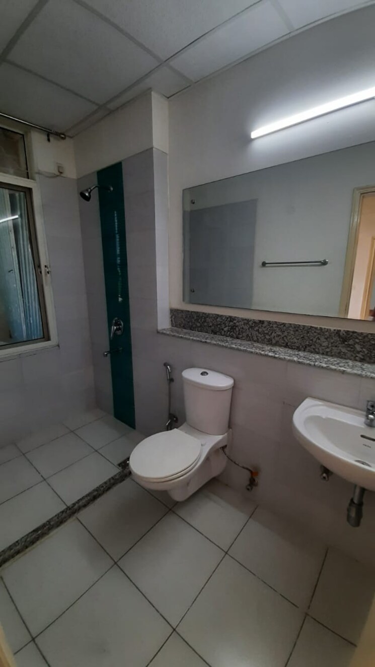 Bathroom, jaypee-moon-court 3 Bedroom 1950 Sq.Ft. Apartment In Jaypee Greens Greater Noida 9121631
