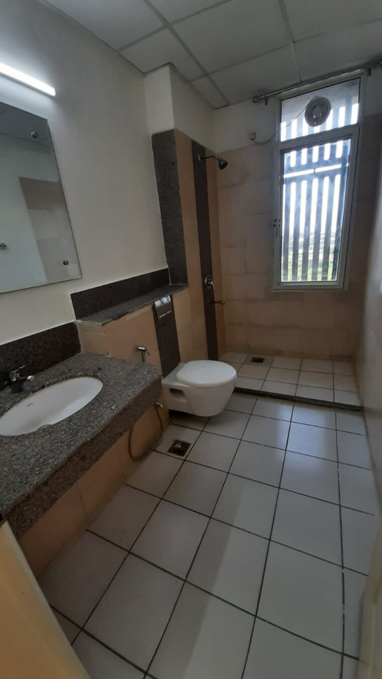 Bathroom, jaypee-moon-court 3 Bedroom 1950 Sq.Ft. Apartment In Jaypee Greens Greater Noida 9121631