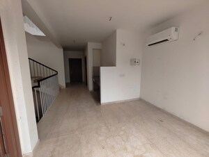 Room in 4 BHK Villa at Godrej Golf Links Evoke, Sector 27 Yamuna Expressway – for Sale