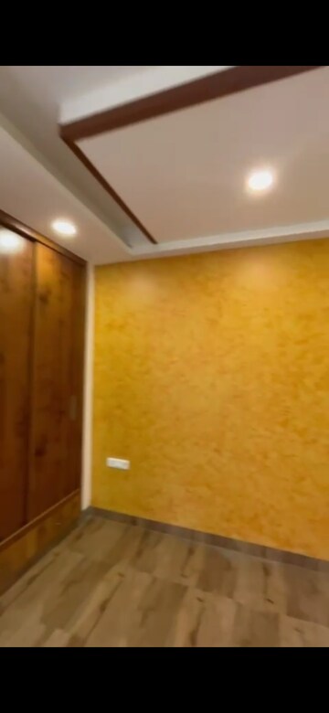 Furnished Amenities in 3 BHK Builder Floor at TDI The Retreat, Sector 89 – for Sale